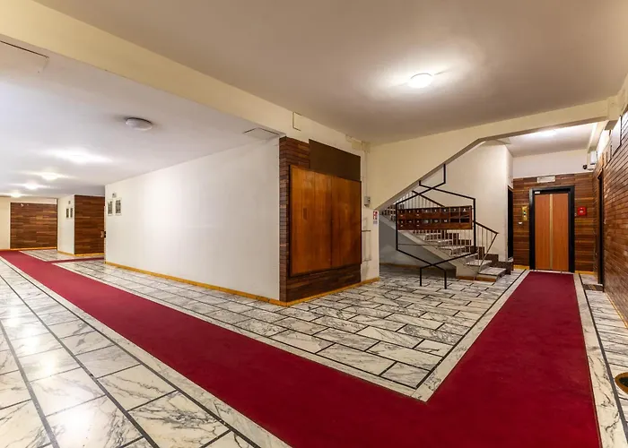 Hostly-the Terrace Apartament