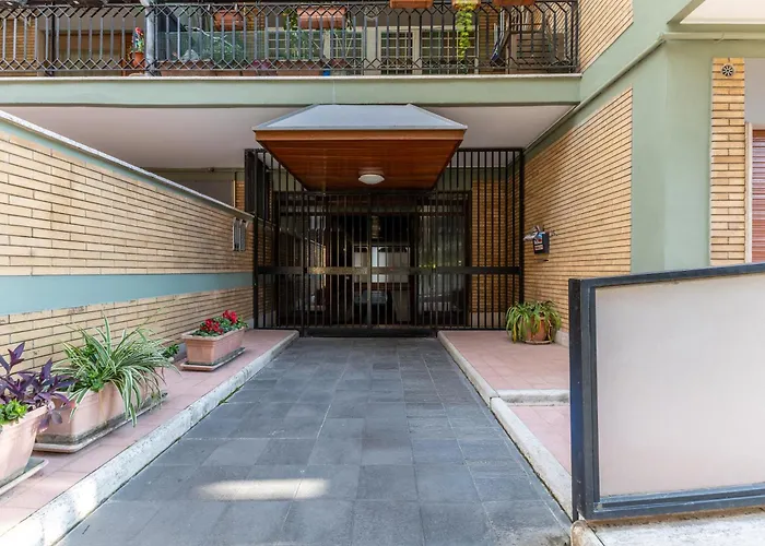 Hostly-the Terrace Apartament *